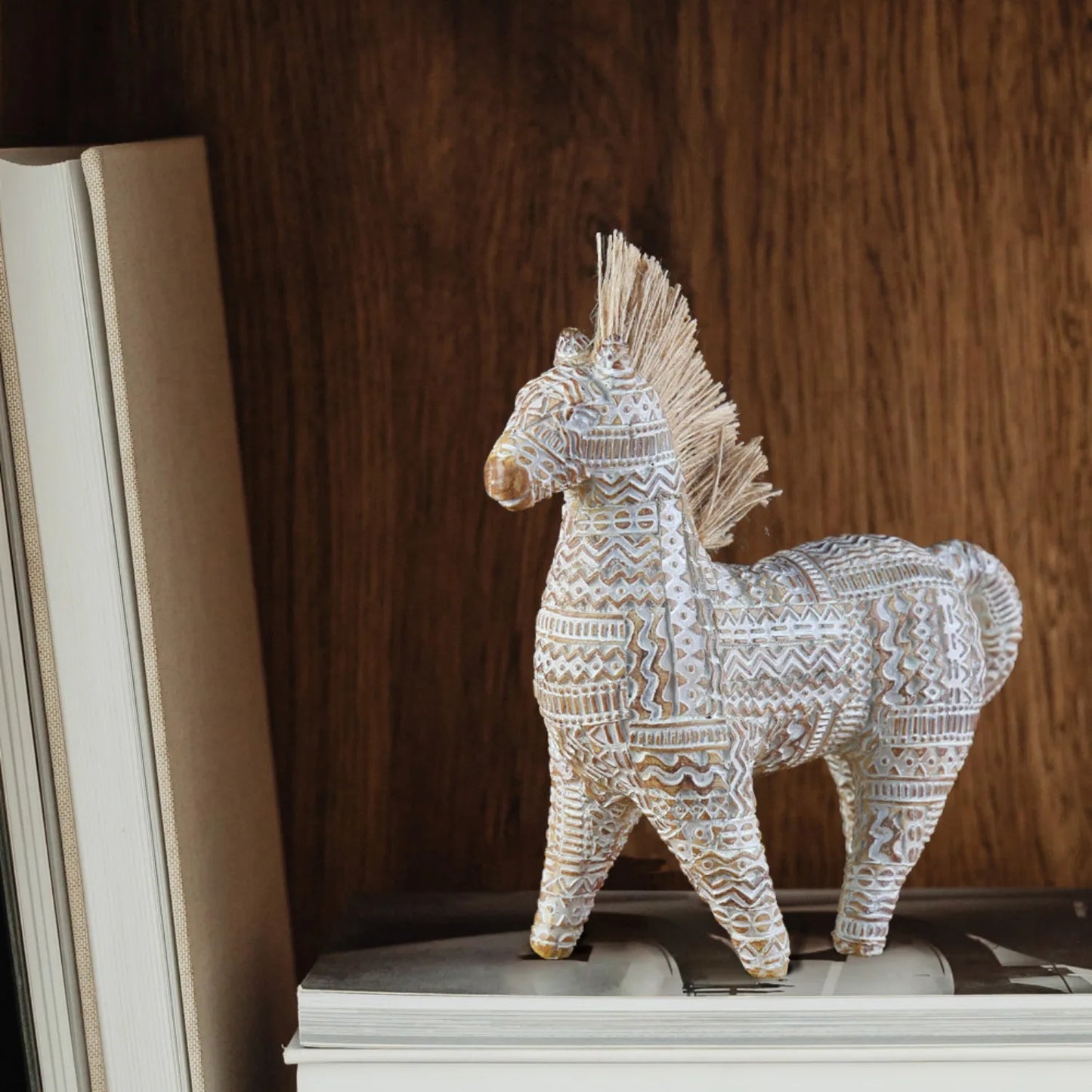 Modern Minimalist Home Decor, Pony Desktop
